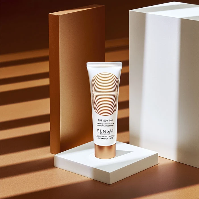 Sensai Silky Bronze Cellular Protective Cream For Face SPF50+ 4 Sensai Silky Bronze Cellular Protective Cream For Face SPF50+ - Imagen 2