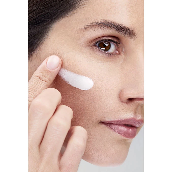 NIVEA Cellular Luminous630 Antimanchas Sérum 6 NIVEA Cellular Luminous630 Antimanchas Sérum - Imagen 4